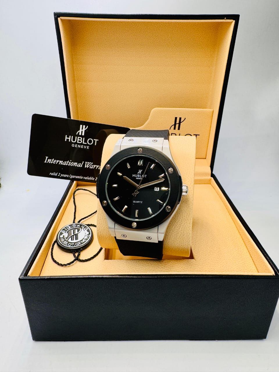 Hublot Genève Classic Fusion Quartz – Men’s Elegant Wristwatch