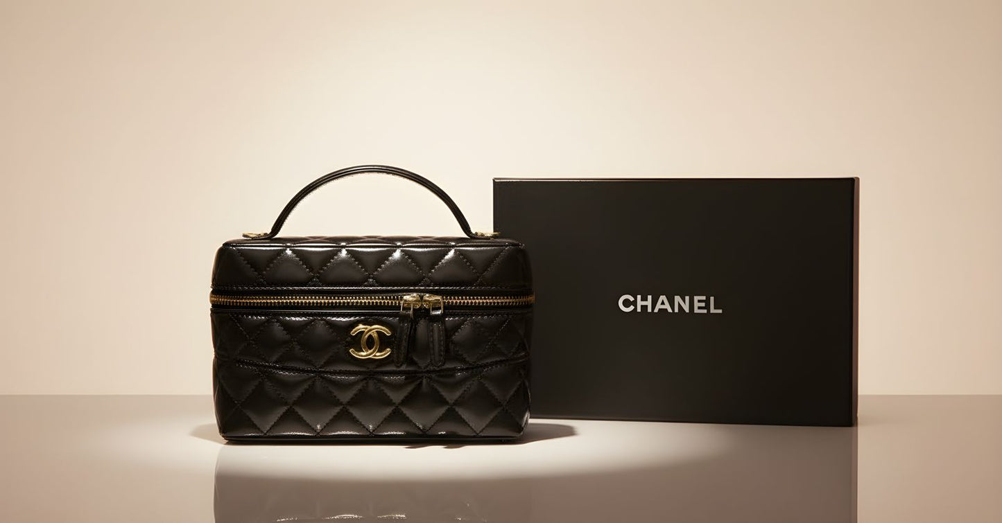 CHANEL Classic Vanity with Chain in Grained Shiny Calfskin