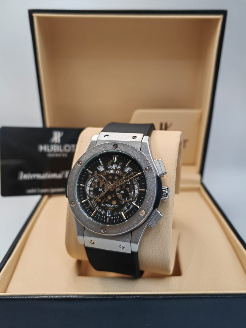 Hublot Genève Classic Fusion Automatic Chronograph – Men’s Luxury Watch