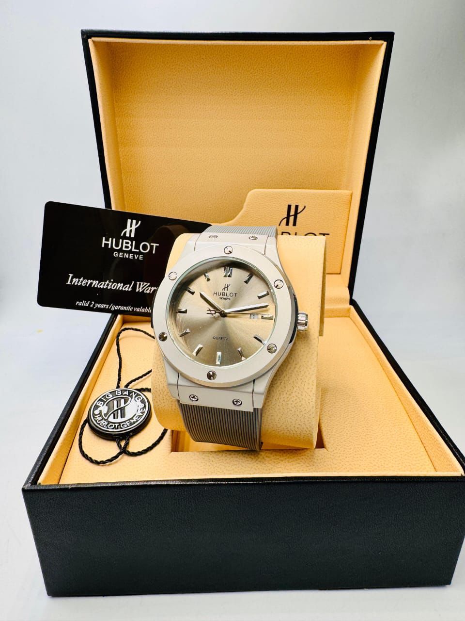 Hublot Genève Classic Fusion Quartz – Men’s Elegant Wristwatch