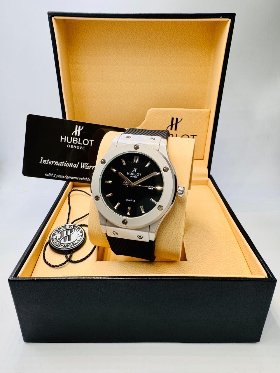 Hublot Genève Classic Fusion Quartz – Men’s Elegant Wristwatch