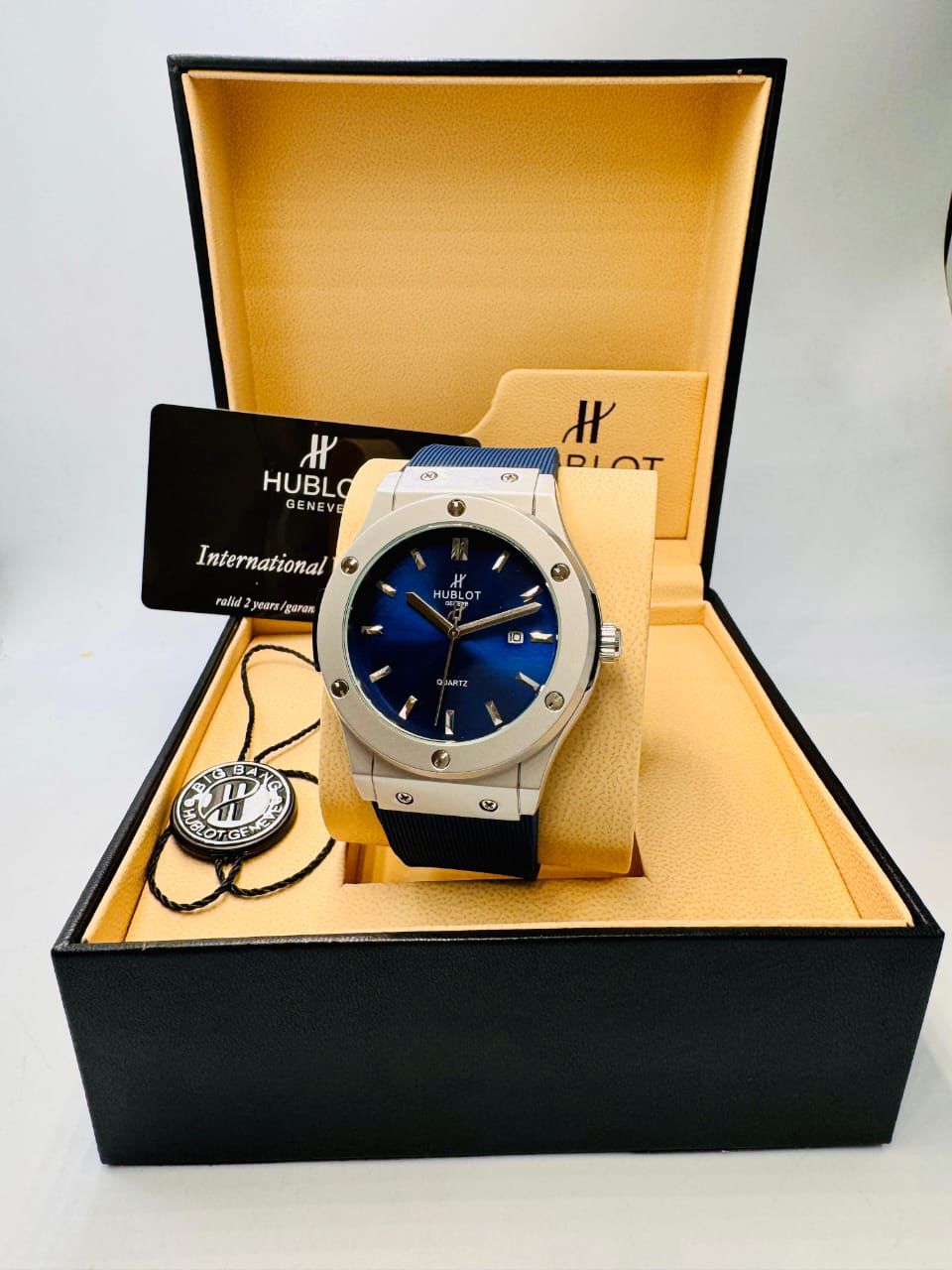 Hublot Genève Classic Fusion Quartz – Men’s Elegant Wristwatch