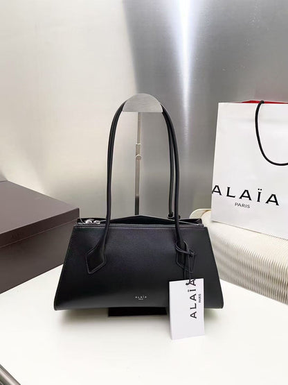 Alaïa Paris Le Teckel Black Leather Shoulder Bag