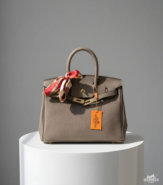 HERMÈS BIRKIN 25 EPSOM LEATHER BAG IN ETOUPE WITH GOLD HARDWARE
