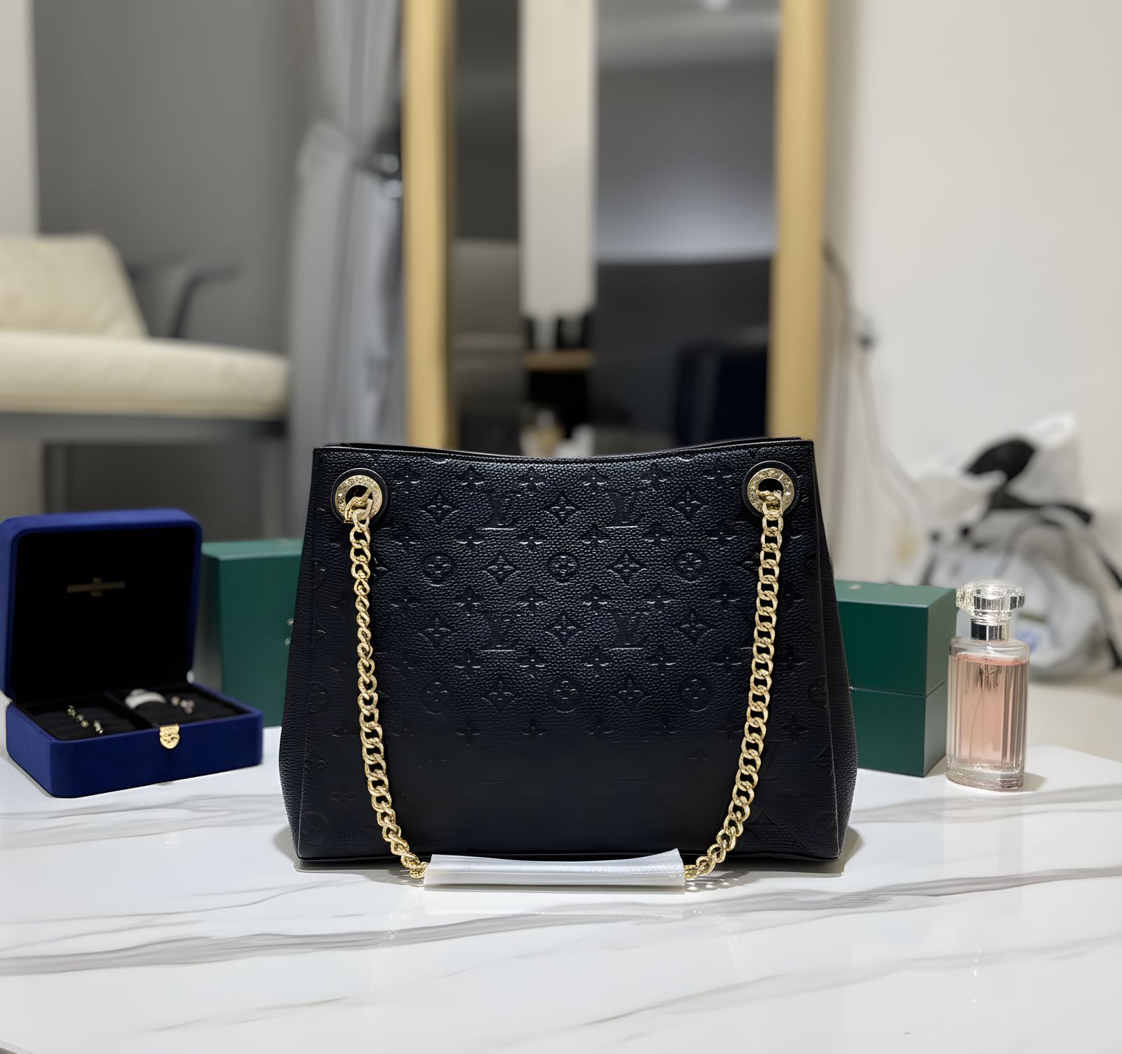 Selected Variant Image